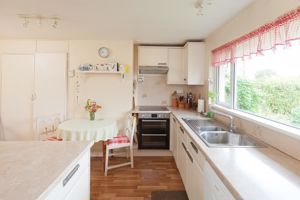 Kitchen (1)- click for photo gallery